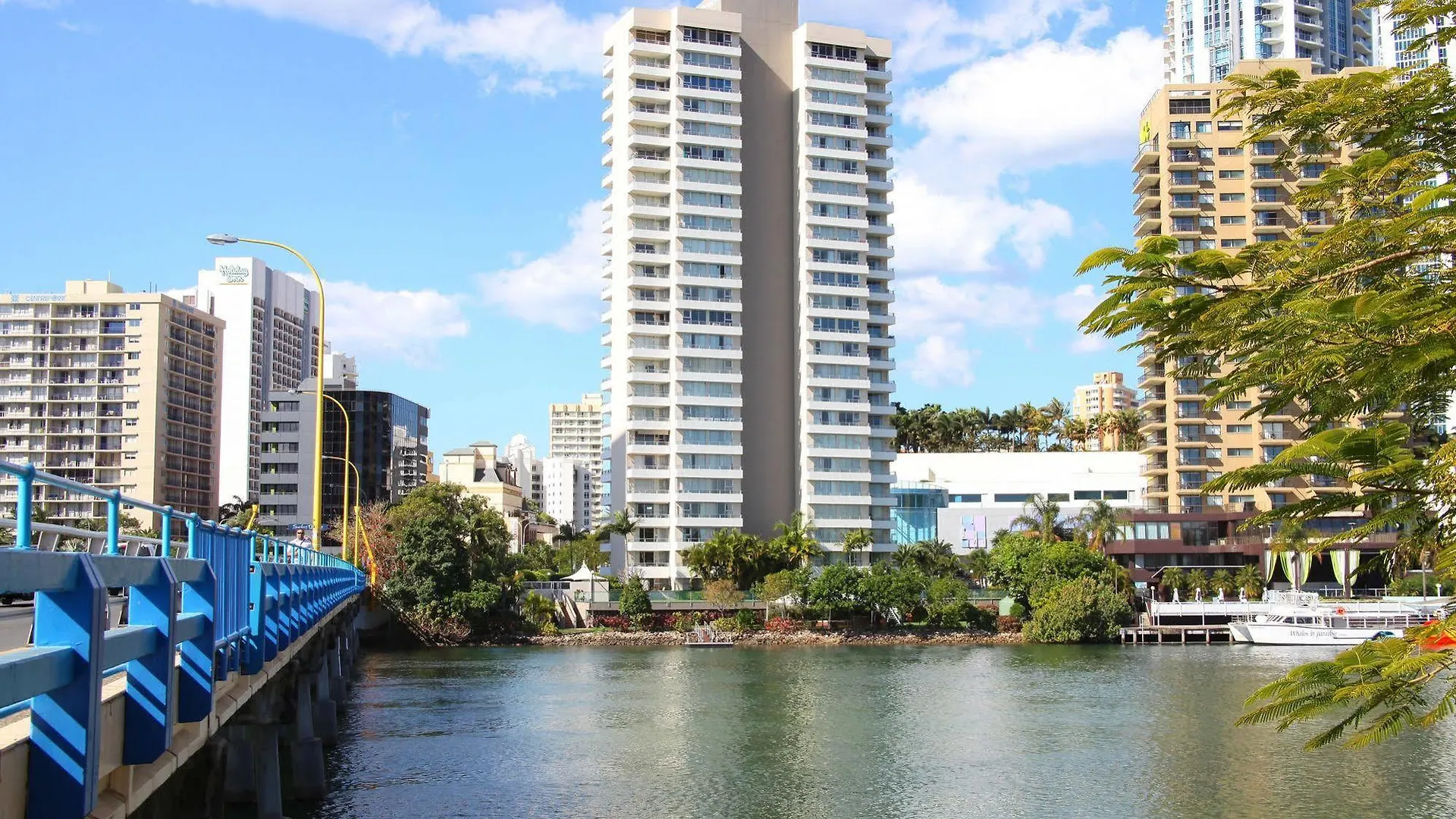 Waterways Apartments Серферс Парадайс 4*,