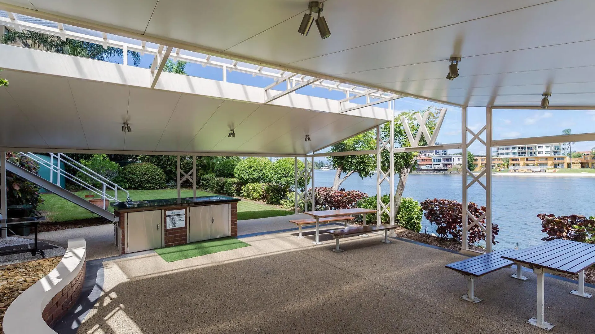 Waterways Apartments Surfers Paradise Australia